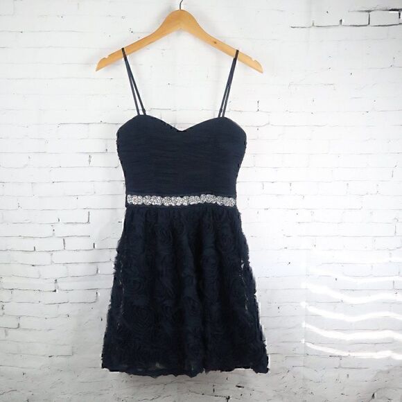 TRIXXI BLUE SPAGHETTI STRAP SWEETHEART NECKLINE FIT AND FLAIR PROM DRESS NWT - Picture 1 of 15